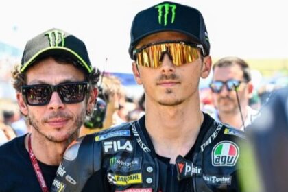Luca Marini saat bersama The Doctor Valentino Rossi